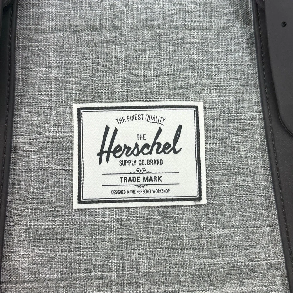 NWT Herschel Supply Company Retreat Raven Crosshatch Gray Backpack Laptop Bag